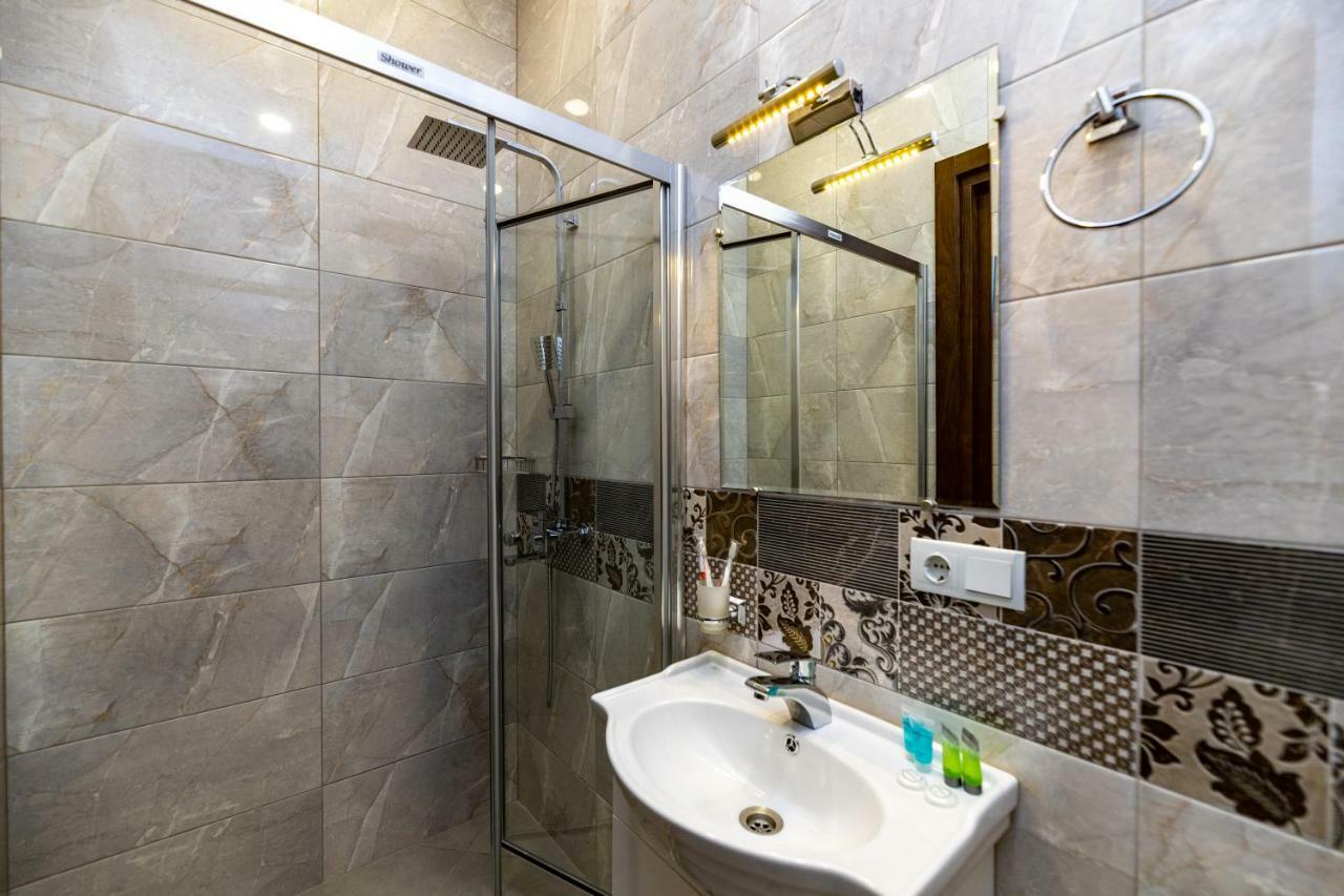 Ornament Hotel Tbilisi Ngoại thất bức ảnh
