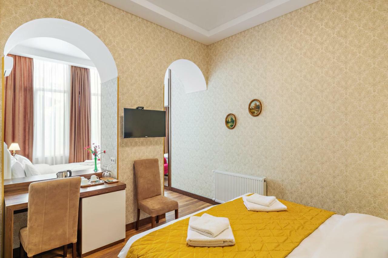 Ornament Hotel Tbilisi Ngoại thất bức ảnh